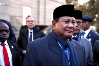 Momen Prabowo Beri Perhatian ke Sri Mulyani Saat Kedinginan di Inggris