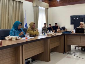 Pj Ketua TP PKK Umumkan Pemenang Lomba Kesrak PKK KB Kes