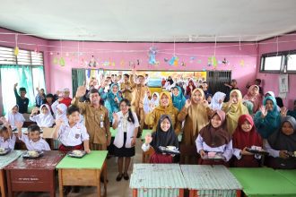 Pj Walikota Pantau Uji Coba Program Makan Siang Gratis