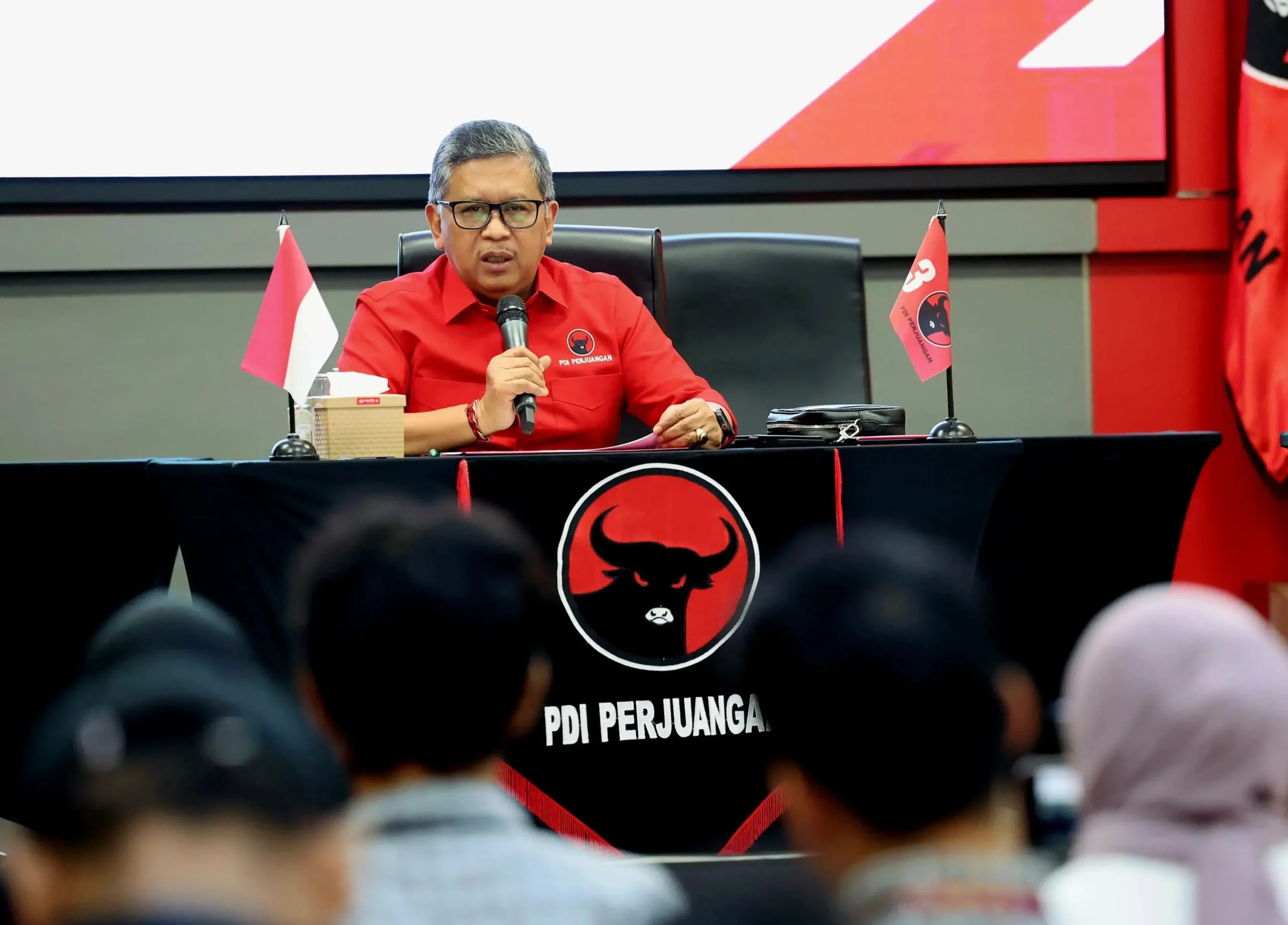 Begini Rekam Jejak Hasto Kristiyanto, Sekarang Tersangka KPK