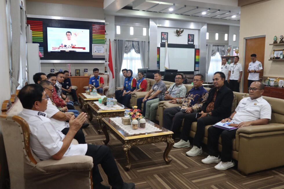 Pemkab Beltim Terima Bantuan 20 Unit Komputer dari Indomaret untuk Dukung Pendidikan